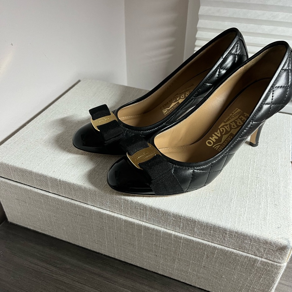 Salvatore Ferragamo Women's Black Leather Shoes